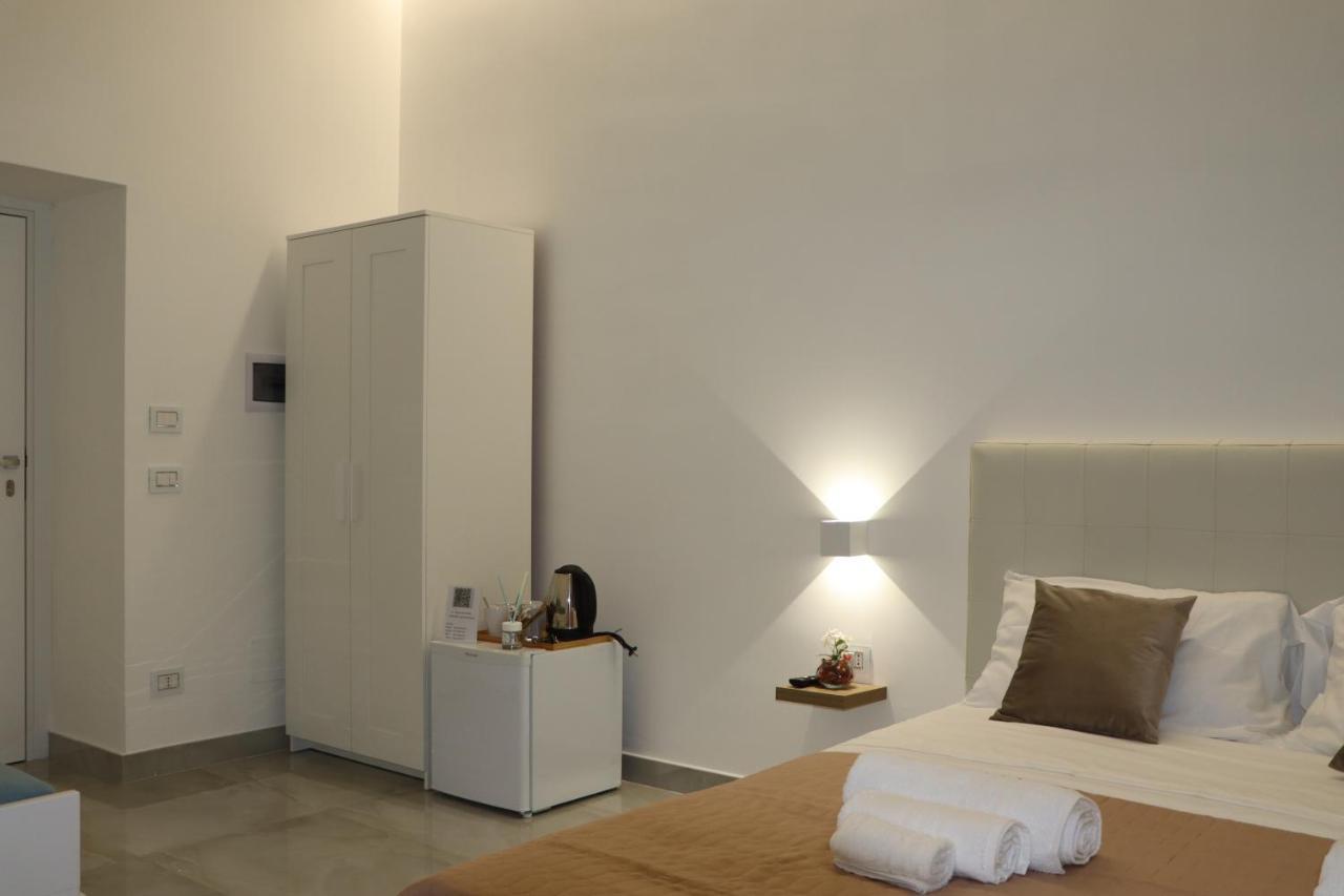 Barbaro Suite & Apartment Napoli Eksteriør billede